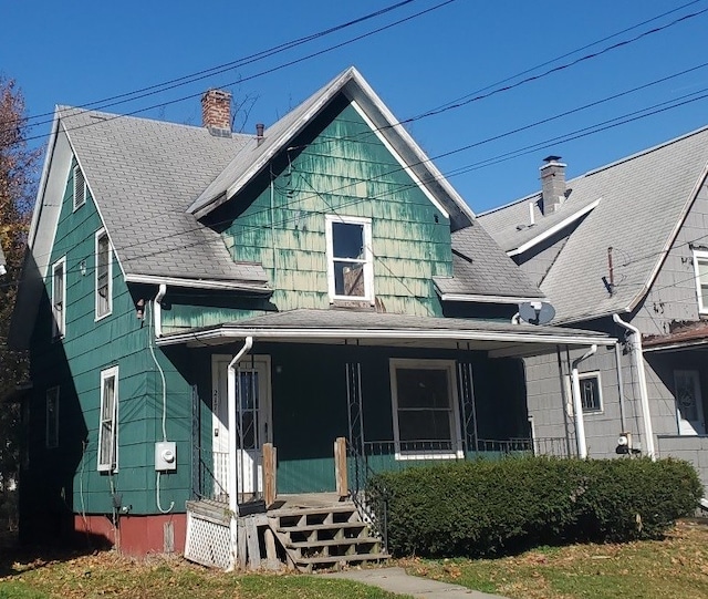 view of front of home featuring a porch