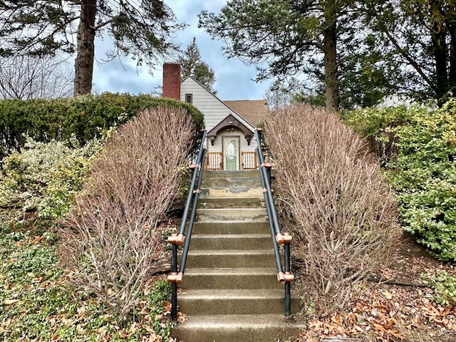 view of front facade