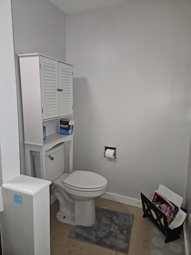 bathroom featuring toilet