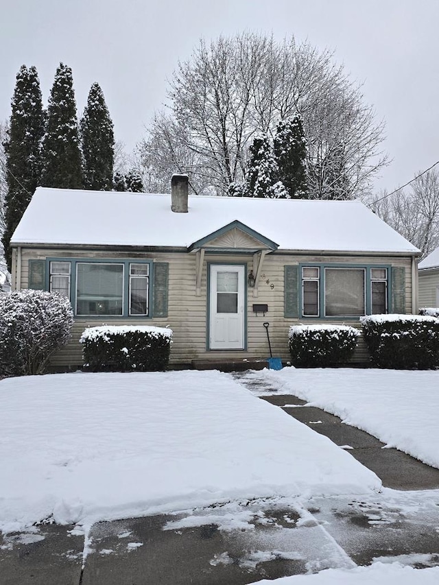 view of front of property