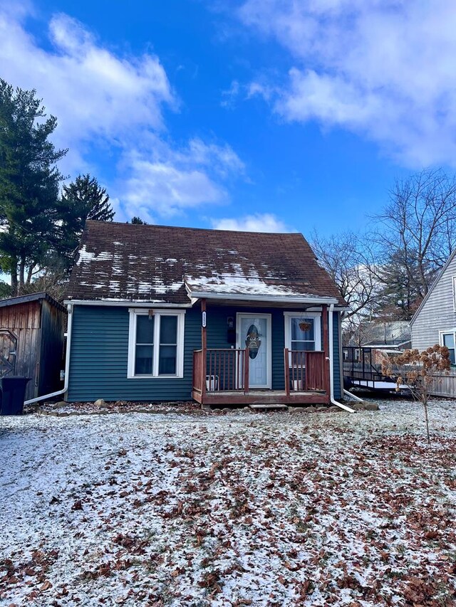 view of front of property