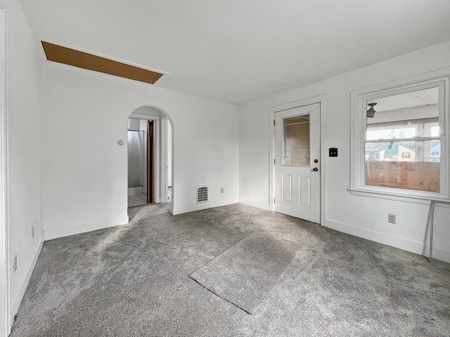 unfurnished room with carpet floors