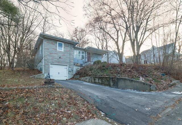 view of front of property featuring a garage