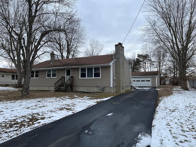 view of front facade featuring a garage