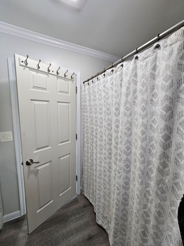 bathroom with crown molding