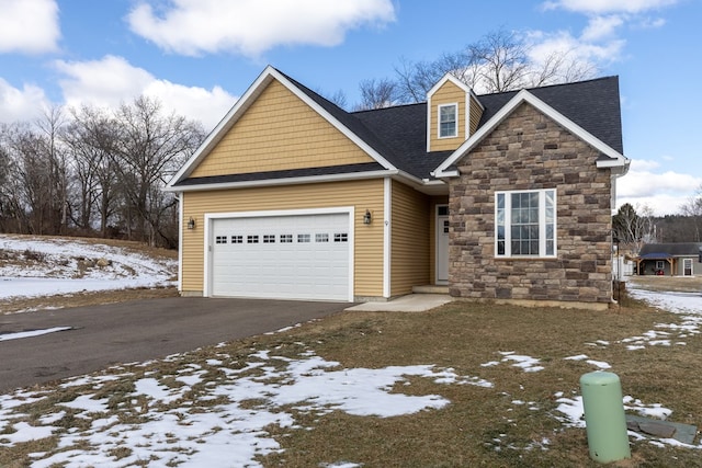 view of front facade featuring a garage