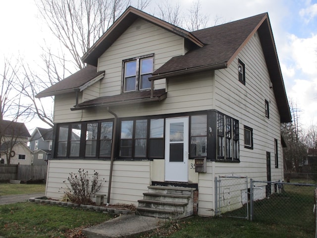 view of front of property