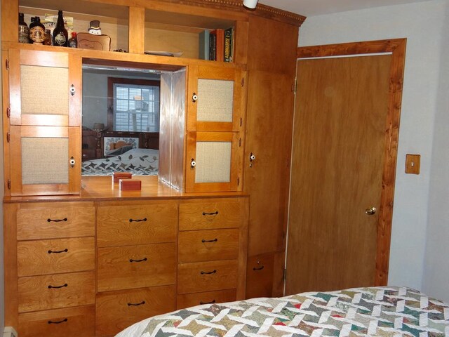 bedroom with a closet