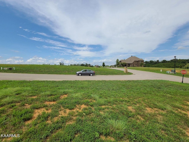 Listing photo 3 for 167 Commodore Dr, Lenoir City TN 37772