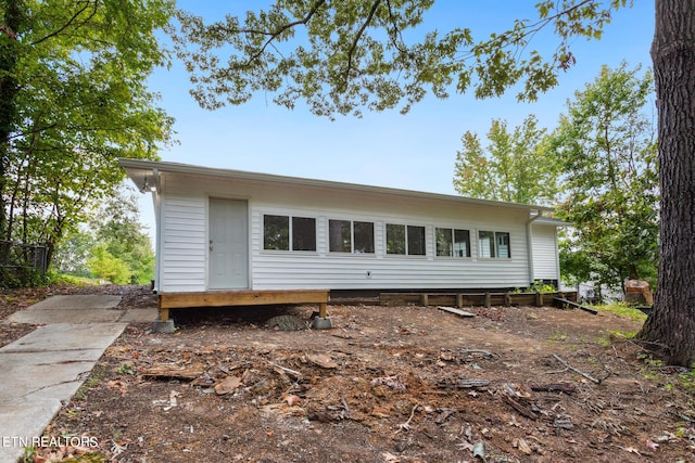 view of front of property