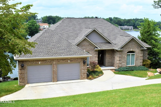 view of front of home featuring a front lawn