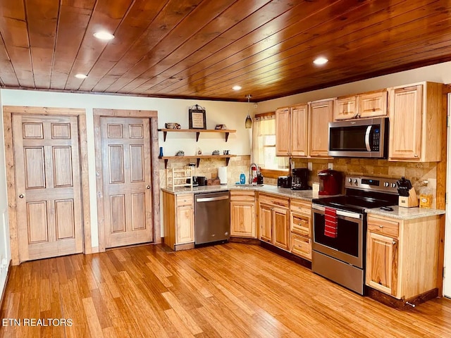 107 Dream Way, Sevierville, TN 37876 - kitchen featuring wooden ceiling, stainless steel appliances, tasteful backsplash, and light wood-type flooring
