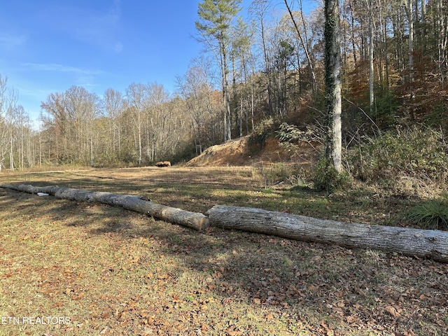 Listing photo 3 for 302 Frost Bottom Rd, Oliver Springs TN 37840