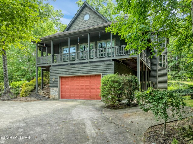 view of front of house with a garage