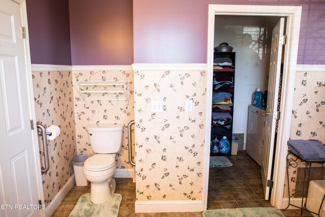 352 Rutherford Dr, New Tazewell, TN 37825 - bathroom featuring toilet and tile flooring
