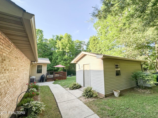 exterior space featuring a lawn