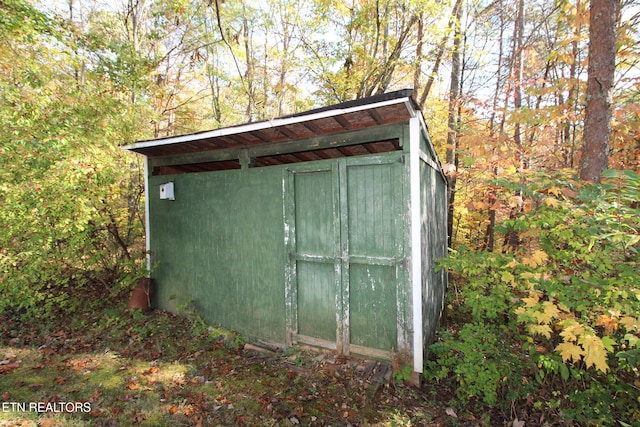 view of outdoor structure