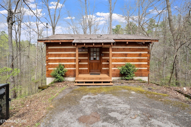 view of outdoor structure