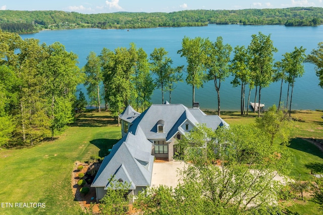 bird's eye view with a water view