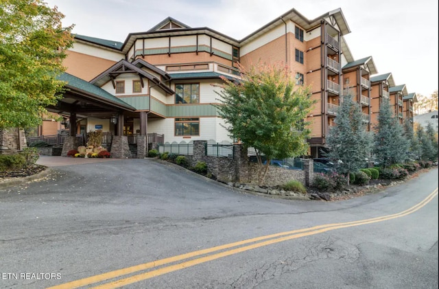 215 Woliss Ln, Gatlinburg, TN 37738 - view of building exterior