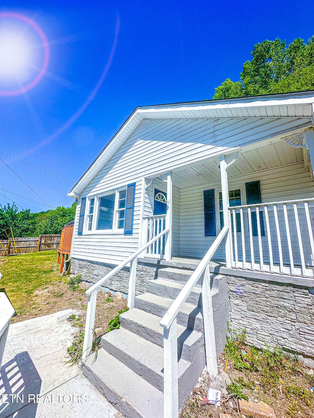 view of front of house featuring covered porch