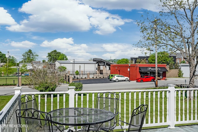 exterior space featuring a lawn