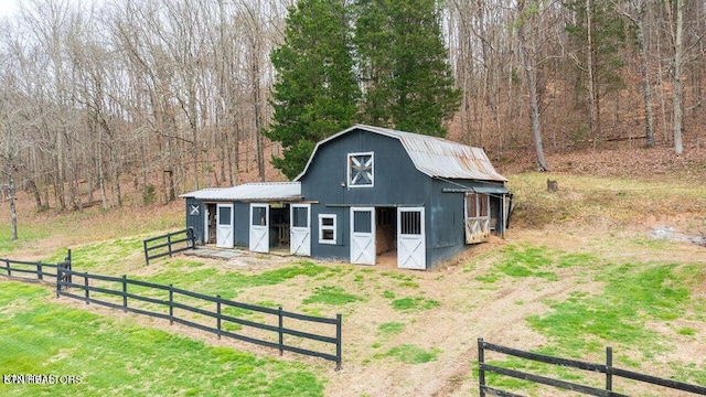 view of front of home with an outdoor structure