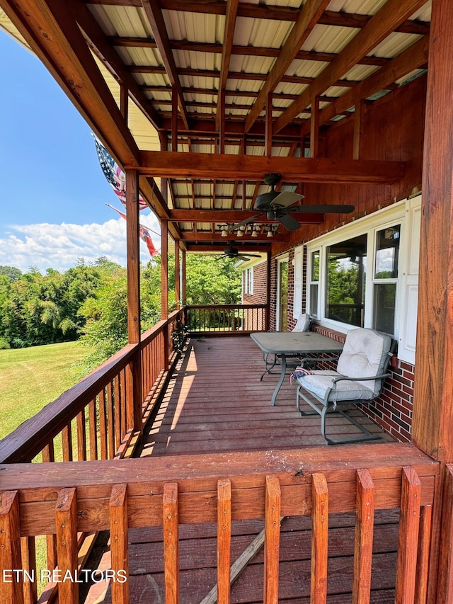 deck with ceiling fan