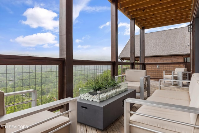 view of patio featuring an outdoor hangout area