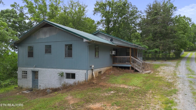 view of home's exterior