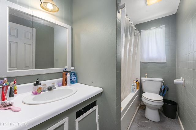 full bathroom with shower / bath combo, toilet, and vanity