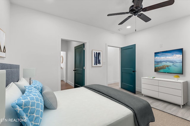 bedroom with ceiling fan