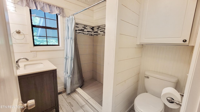 2109 Key Way, Sevierville, TN 37876 - bathroom with vanity and a tile shower