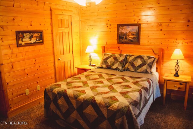 bedroom with carpet floors