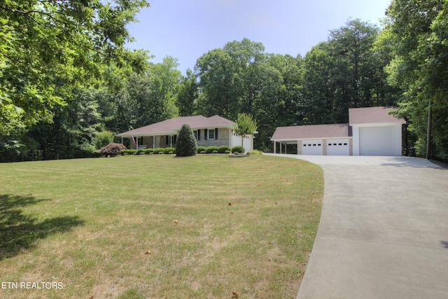 single story home with a front yard