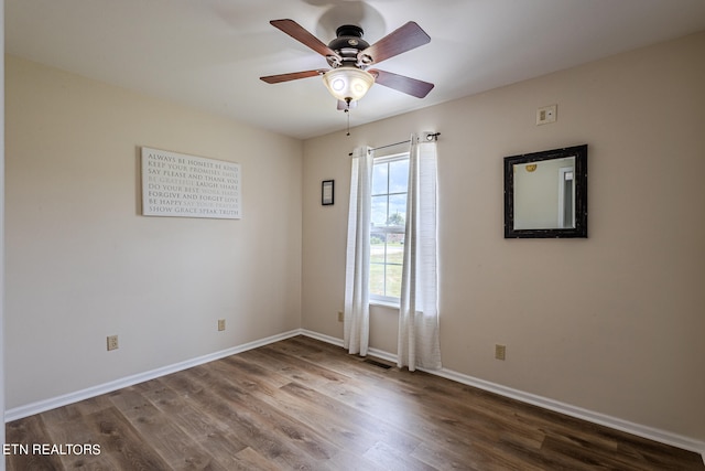 unfurnished room featuring wood-type flooring and ceiling fan