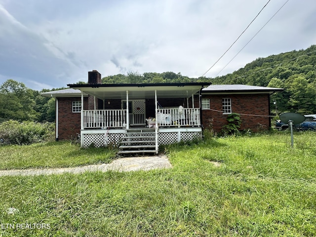 view of front of property featuring a porch