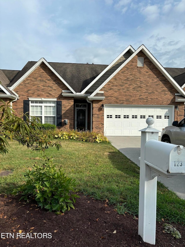 view of front facade featuring a garage