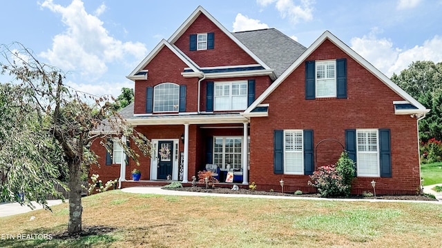 view of front of house featuring a front yard