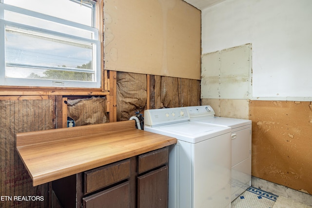 1227 N Main St, Sweetwater, TN 37874 - laundry room featuring washing machine and clothes dryer and laundry area