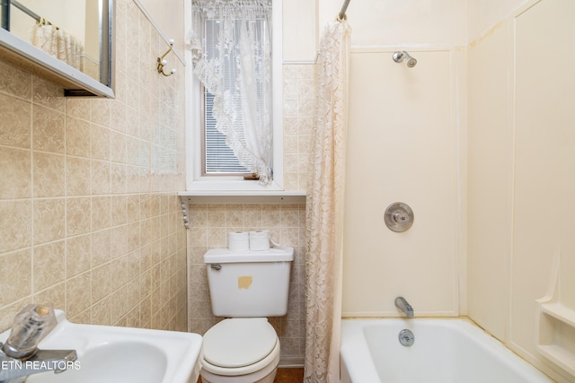 1227 N Main St, Sweetwater, TN 37874 - bathroom featuring toilet, shower / tub combo with curtain, a sink, and tile walls