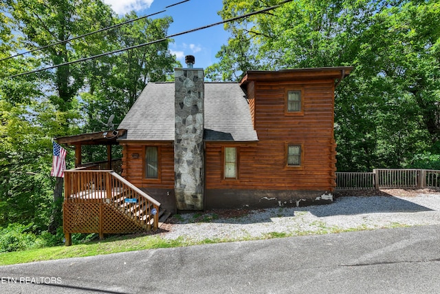 view of home's exterior