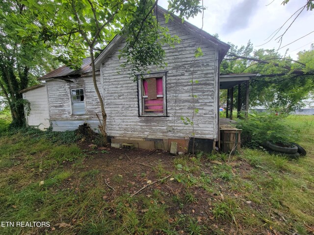 view of home's exterior