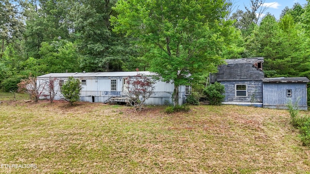 exterior space featuring a yard