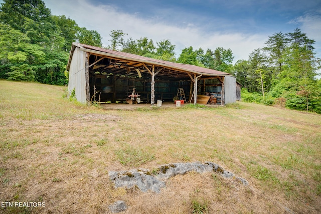 exterior space featuring a yard