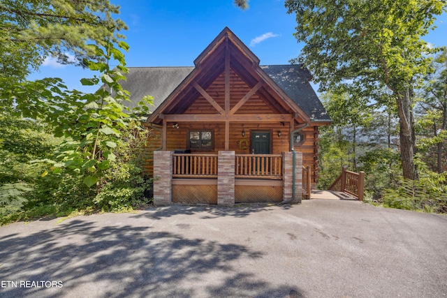 view of front of home with covered porch