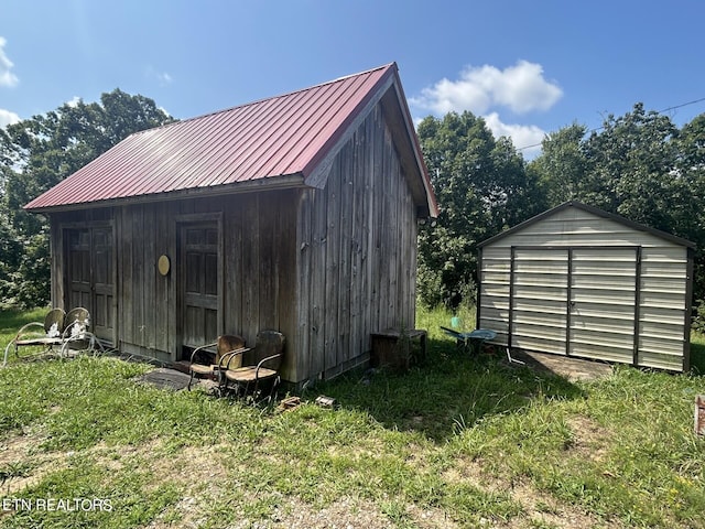 view of outbuilding