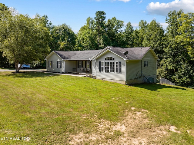 single story home with a front yard