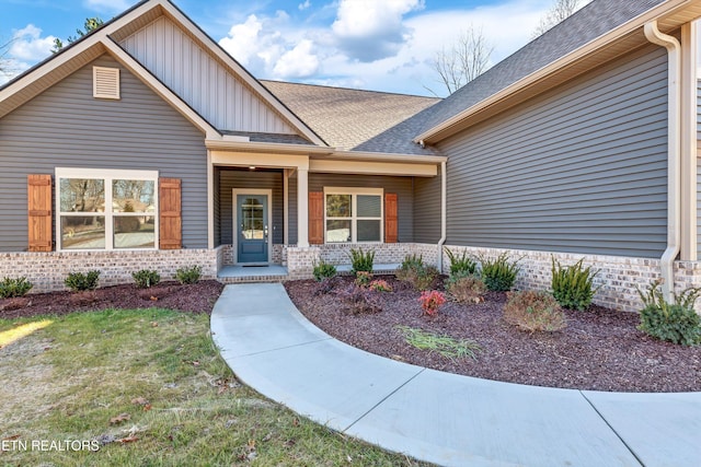 view of front of home with a front yard