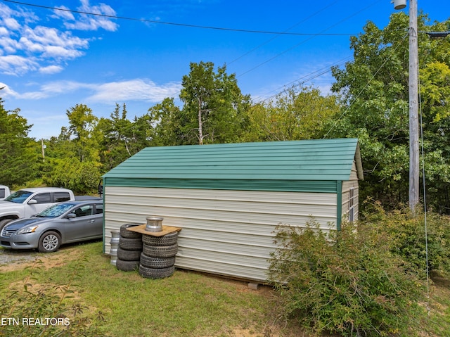 view of outbuilding